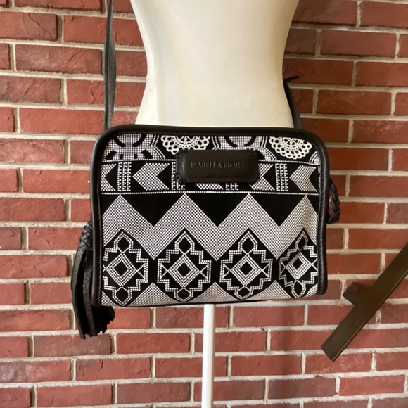 •Isabella Fiore Leather Suede Black And White Tribal Print Zip Crossbody NWT - Picture 2 of 16